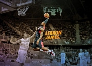 九游体育官方入口-赛道与绿茵，决胜时刻的孤勇者