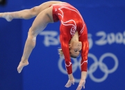 九游娱乐官方网站-戈贝尔铁壁封黄蜂，灰熊关键战展露冠军相