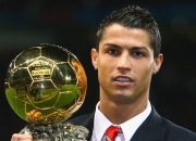 九游娱乐首页-逆风翻盘，网球之魂，德约科维奇在温网与戴维斯杯的双重传奇