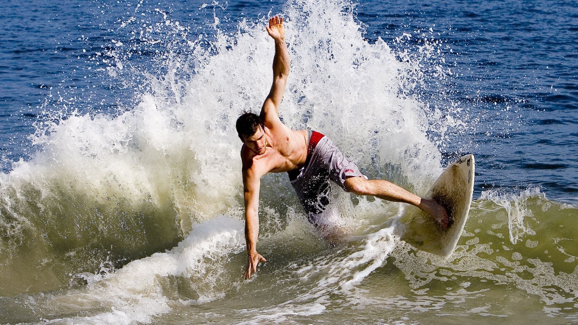 铁骑破阵，寒光乍现—贝恩关键时刻的冷血一击改写骑士对阵活塞的命运
