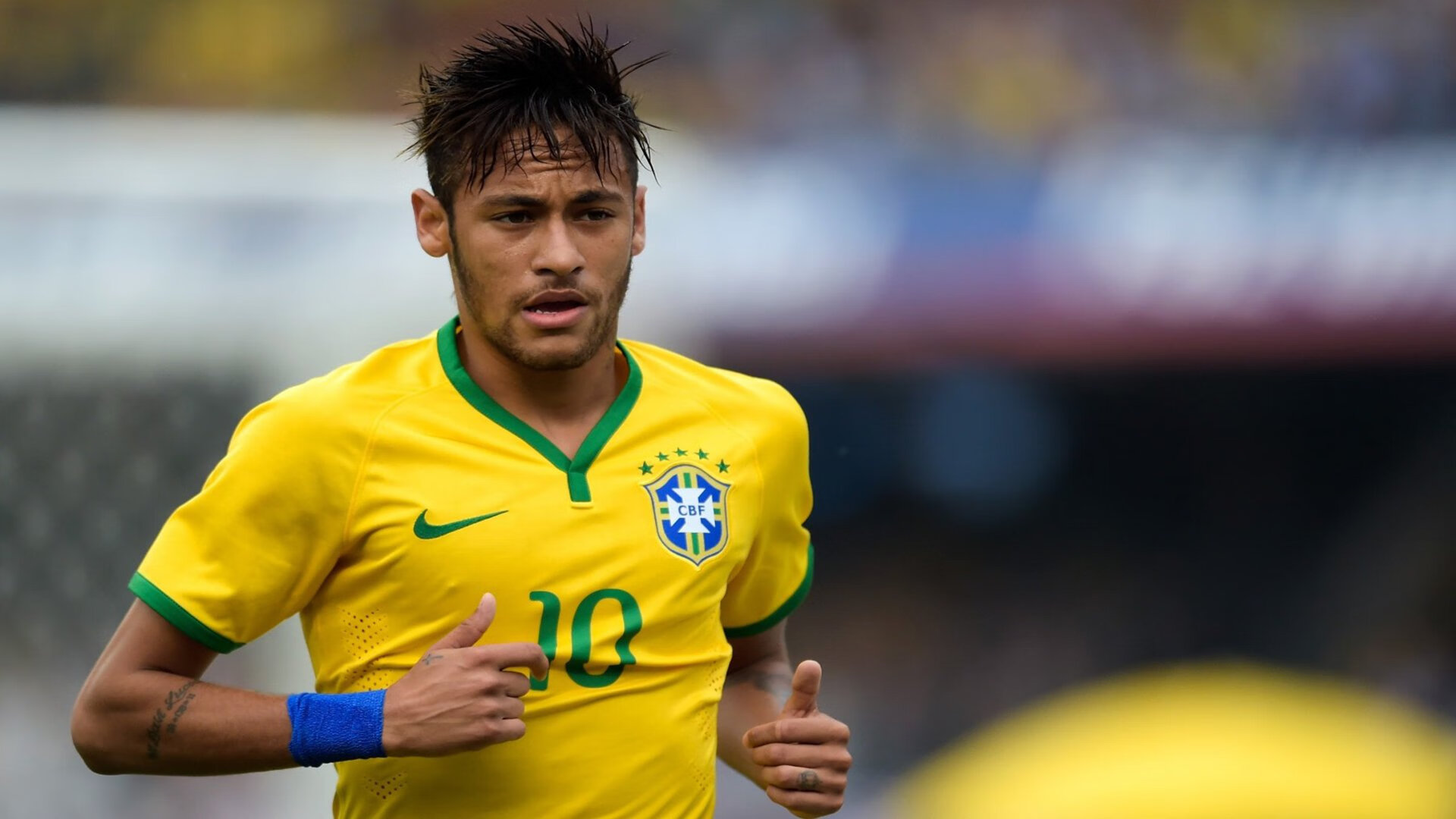 波兰对阵奥地利，富安健洋的防守表现堪称教科书