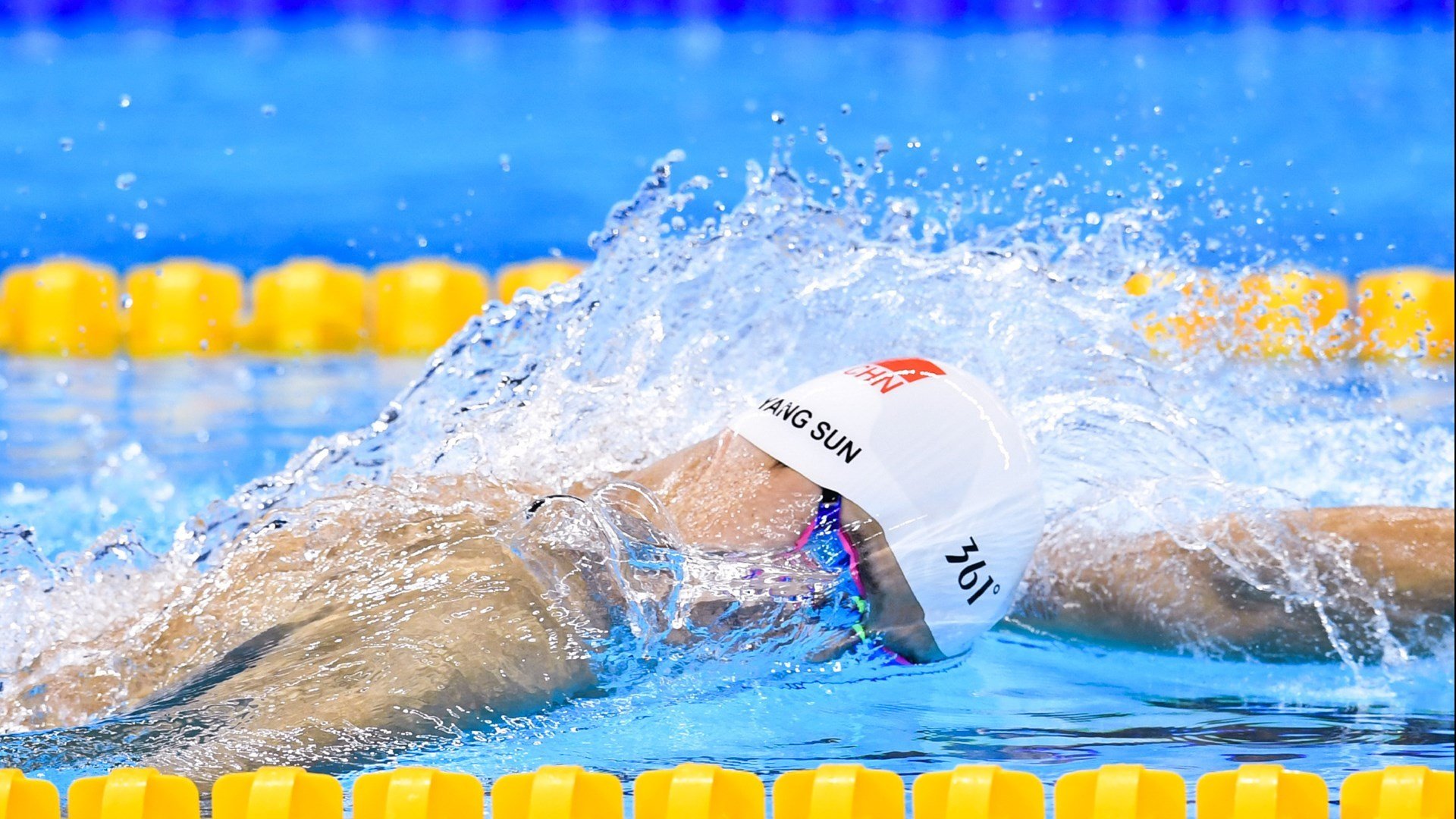 足球世界的战术革命，利物浦的体系压制与梅西的巨星时刻